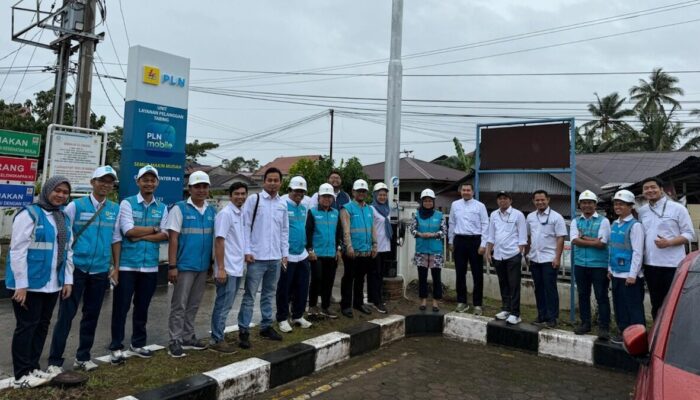 Pertama di Sumbar! SPKLU Tiang Hadir di ULP Tabing, Solusi bagi Pengguna Kendaraan Listrik