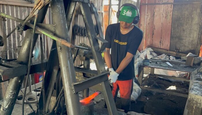 PTPN IV Regional 4 Kembangkan UMKM Pengrajin Besi