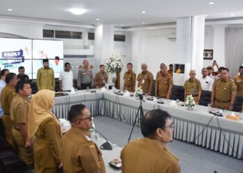 Wako Fadly Amran ikut zoom virtual pembukaan resmi Koperasi Merah Putih bersama jajaran Forkopimda Kota Padang. (dok. Prokopim)