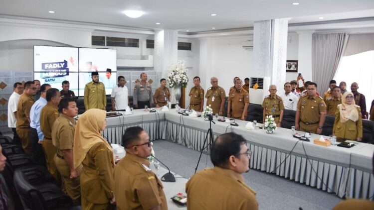 Wako Fadly Amran Hadir Virtual di Acara Launching Koperasi Merah Putih oleh Presiden Prabowo 1 Wako Fadly Amran ikut zoom virtual pembukaan resmi Koperasi Merah Putih bersama jajaran Forkopimda Kota Padang. (dok. Prokopim)