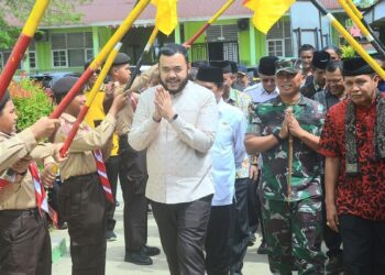 Wako Fadly Amran resmi bangunan sekolah di MTsN 5 Padang. (dok. Prokopim)