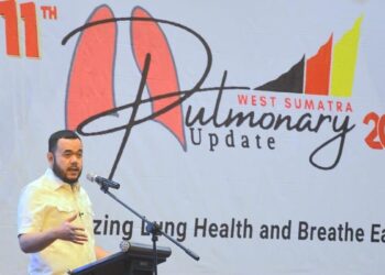 Wako Fadly Amran saat jadi keynote spekaer di iven Pulmonary Update 2025. (dok. Prokopim)