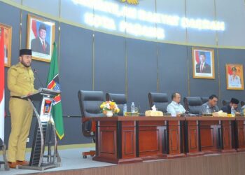 Wako Fadly Amran sampaikan nota KUA-PPAS dihadapan DPRD Kota Padang. (dok. Prokopim)