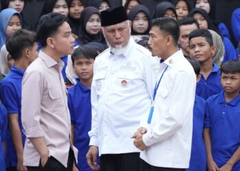 Wapres Gibran bersama Gubernur Mahyeldi mengecek Sekolah Rakyat di kawasan Pauh Kota Padang. (dok. adpsb)