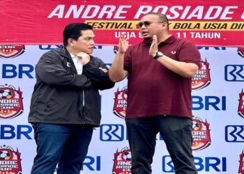 Erick Thohir Puji Andre Rosiade Tokoh Sepakbola yang Peduli Pembinaan Usia Muda