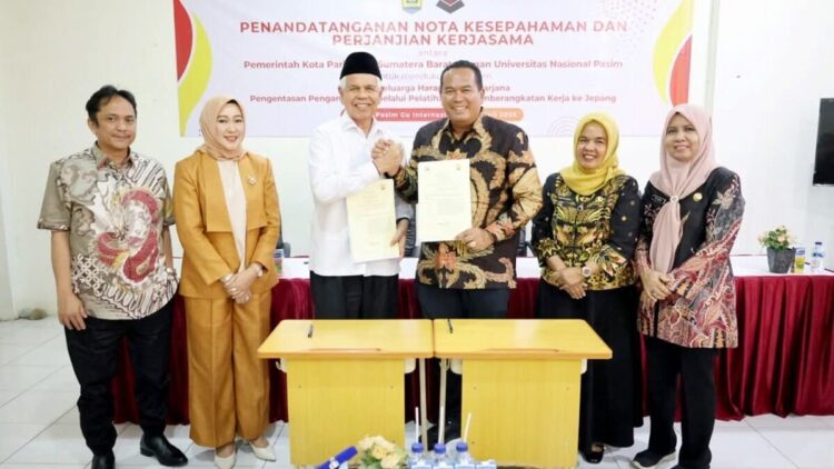 Pemko Pariaman melakukan MoU dengan Universitas Nasional PASIM Bandung. (Foto: Dok. Ist)