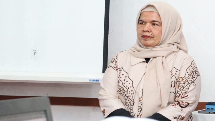 Deteksi Dini Kesiapan Anak, Siswa Baru SDN 21 Pariaman Ikuti Tes Psikologi 1 Plt. Kepala Dinas Pendidikan, Pemuda dan Olahraga (Disdikpora) Kota Pariaman, Hertati Taher. (Foto: Ist)