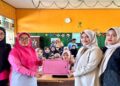 Andre Rosiade Bagikan Beasiswa PIP untuk Siswa SD 45 Bungo Pasang