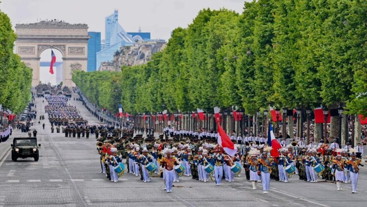 Kontingen Patriot Indonesia II berpartisipasi pada parade Bastille Day 2025 yang dihadiri Presiden Prabowo di jalan Champs-Elysees, Paris, Prancis, Senin (14/7/2025). ANTARA FOTO/Setpres-Laily Rachev/wpa/foc.