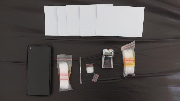 Jadi Pengedar Sabu, Pria Pengangguran di Nanggalo Diciduk Polisi 1 Barang bukti sabu yang didapatkan dari pengedar sabu yang ditangkap Polsek Nanggalo. (dok. istimewa)