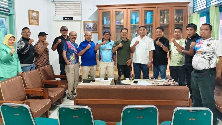 Calon Ketua KONI Sumbar sowan ke PWI Sumbar. (dok. istimewa)