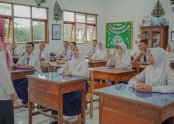 ilustrasi guru SMK. (dok. Kemendikdasmen)