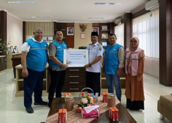 Pertemuan jajaran PLN UP3 Bukittinggi dengan Bupati Pasaman Welly Suheri. (dok. Humas PLN)