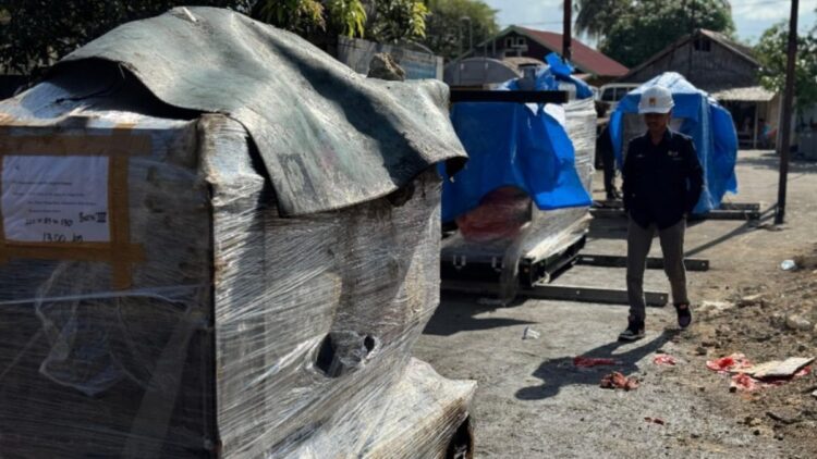 Perkuat Pasokan Listrik, PLN Batam Unit Bisnis Kirim Tiga Mesin ke Pulau Tello 1 kiriman genset PLN ke Pulau Tello