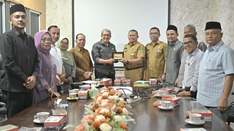 Dinilai Efektif Dalam Pengelolaan Kehumasan, Komisi 1 DPRD Tanah Datar Kunker ke Biro Adpim 1 Kunker Komisi 1 DPRD Tanah Datar ke Biro Adpim Sumbar. (dok. adpsb)