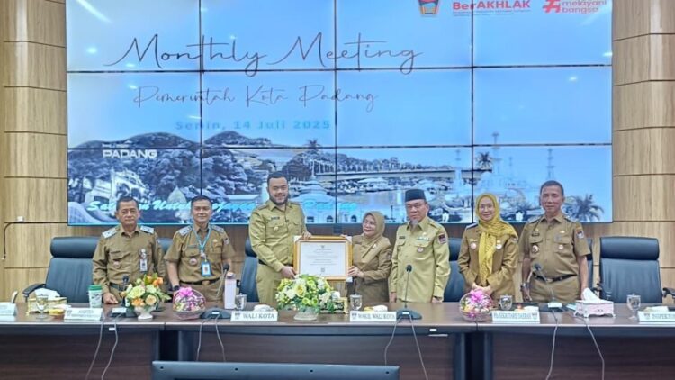 Rapat Jelang HJK ke-356, Wali Kota Padang Tegaskan Koordinasi Lintas Perangkat 1 Monthly meeting Pemko Padang jelang HJK ke-356. (dok. Prokopim)
