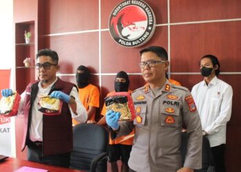 Polda Sulteng amankan tiga pelaku penyelundupan sabu dengan berat 30 Kilogram di Palu. (dok. istimewa)