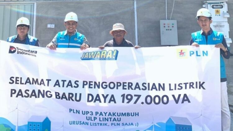 Peternakan Ayam Bastari Tanah Datar, Semakin Untung dengan Listrik PLN 1 Pengoperasian daya 197 ribu VA di Tanah Datar. (dok. Humas)