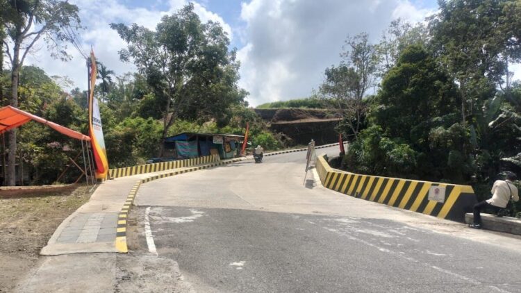 Perbaikan infrastruktur jalan dan jembatan di Lubuk Mato Kuciang Padang Panjang yang rusak akibat bencana beberapa waktu lalu sudah selesai. (dok. adpsb)