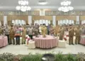 Pemprov Sumbar Mantapkan Komitmen Daerah Jalankan Pelayanan Dasar Lewat Rakor SPM 5 Gubernur Mahyeldi bersama para kepala daerah se-Sumbar saat Rakor SPM di Auditorium Gubernur. (dok. istimewa)