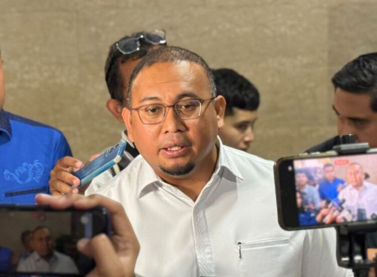 Mediasi Kasus Pencemaran Nama Baik, Andre Rosiade Putuskan Maafkan Terlapor 1 Andre Rosiade diwawancari wartawan usai memenuhi panggilan mediasi di Bareskrim Polri. (Foto: Ist)