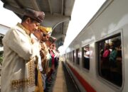 KAI Divre II Sumbar Ajak Pelanggan Rayakan HUT ke-80 RI di Atas Kereta Api