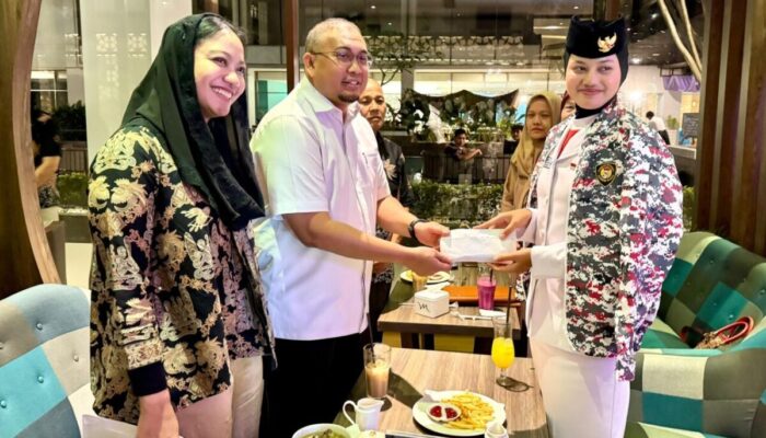 Andre Rosiade Beri Reward Lulu, Siswi SMA Dharmasraya yang jadi Anggota Paskibraka Nasional