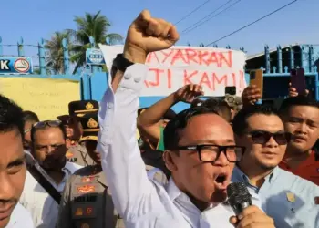 Wamenaker Turun Tangan, PT BSI di Padang Pariaman Janji Bayar Gaji Buruh Akhir Bulan
