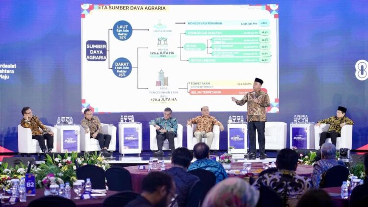 Jadi Pembicara #DemiIndonesia, Menteri Nusron: Siap Menahan Laju Alih Fungsi Lahan 1 Menteri Nusron jadi pembicara di acara Demi Indonesia. (dok. istimewa)