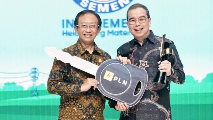 PLN Apresiasi Pelanggan Sektor Industri, Sukses Dorong Ekonomi Hijau Nasional 1 PLN terima penghargaan sebagai perusahaan best energy compsumtion