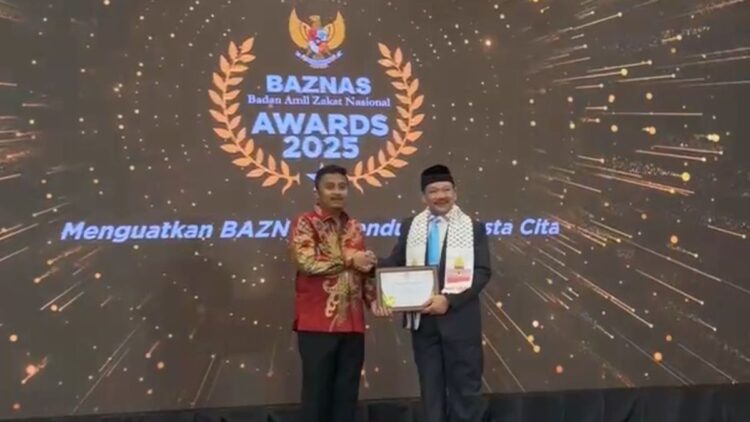 Pemprov Sumbar Raih Penghargaan Bergengsi di Ajang BAZNAS Awards 2025 1 Pemprov Sumbar dapat penghargaan Baznas. (dok. istimewa)