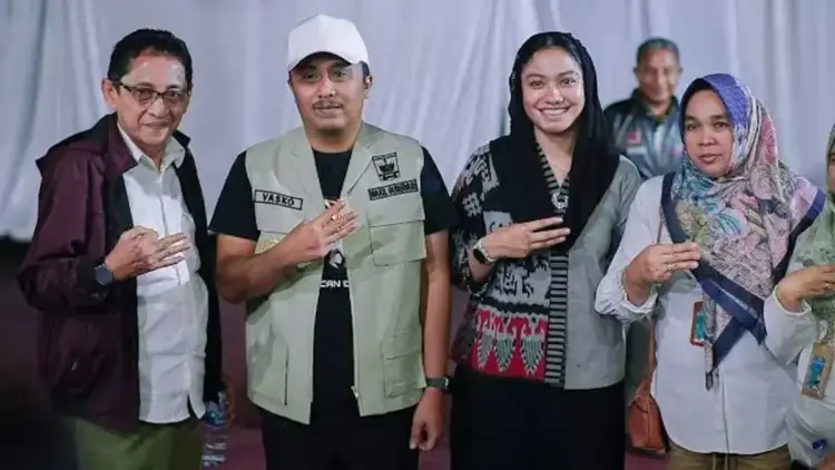 Wagub Vasko Ruseimy mengunjungi Kabupaten Dharmasraya yang disambut Bupati Annisa untuk kuota prioritas pembangunan daerah tersebut. (dok. adpsb)