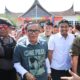 Wagub Vasko dan Wamenaker bertemu dengan buruh PT Sarimas Padang Pariaman. (dok. adpsb)