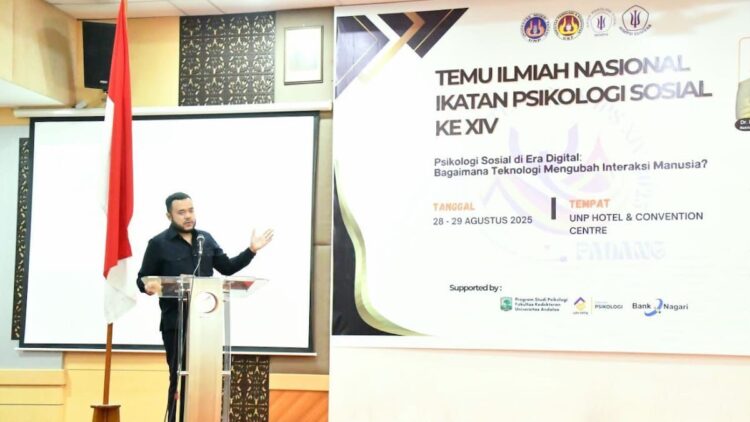 Wako Fadly Amran Jadi Keynote Speaker Temilnas IPS ke-XIV di UNP 1 Wako Fadly Amran jadi keynote speaker di UNP. (dok. istimewa)