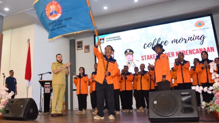 Wako Fadly Amran Mengukuhkan Pengurus FKSB Kota Padang Periode 2025-2030 1 Wako Fadly Amran kukuhkan pengurus FKSB Padang. (dok. istimewa)