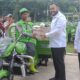 Wako Fadly Amran serahkan bantuan becak motor. (dok. istimewa)