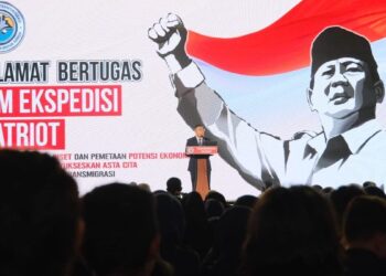 Wamen ATR/BPN Ossy Dermawan lepas tim ekspedisi patriot. (dok. istimewa)