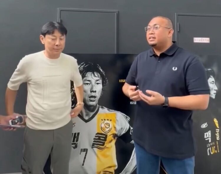 Wakil Ketua Komisi VI DPR RI, Andre Rosiade bertemu General Manager Seongnam Footbal Club Shin Tae Yong. (Foto: Tangkapan layar)