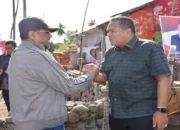 Wako Pariaman Dampingi Arizal Azis Bangun RTLH di Kelurahan Karan Aur