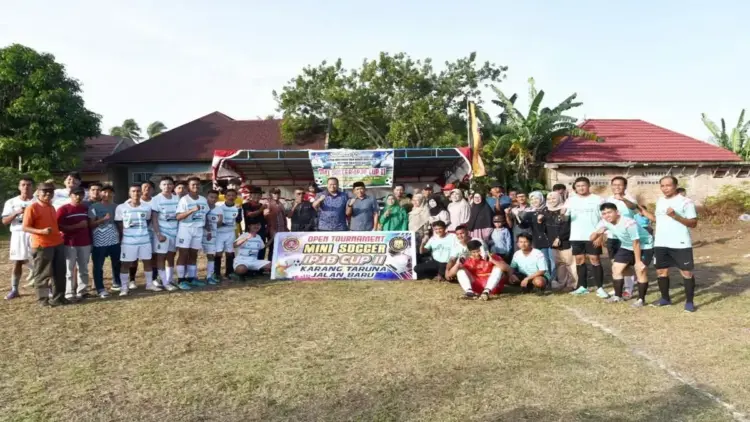 Wako Pariaman Yota Balad membuka Open Tournament Mini Soccer IPJB Cup II. (Foto: Ist)
