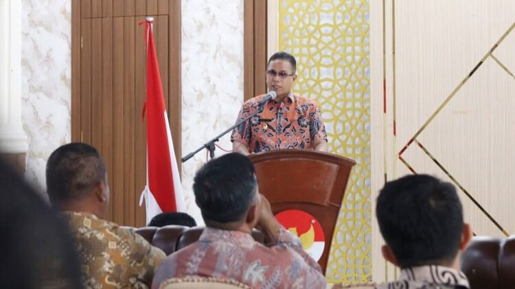 Wawako Tegaskan Pentingnya KLHS dalam Rencana Tata Ruang Pariaman 1 Wawako Pariaman Mulyadi membuka Konsultasi Publik I KLHS RDTR Kota Pariaman 2025-2045. (Foto: Ist)
