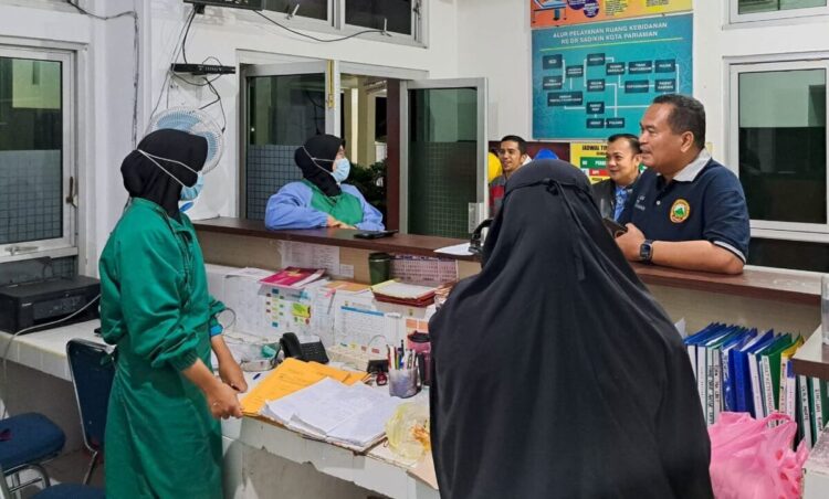 Wako Pariaman Yota Balad melakukan sidak ke RSUD Sadikin. (Foto: Ist)