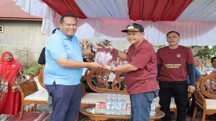 Wako Pariaman Yota Balad membuka Turnamen Bola Voli Garuda Muda. (Foto: Ist)