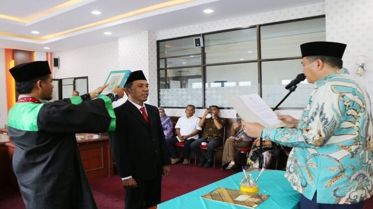 Wako Pariaman melantik PAW pimpinan Baznas Kota Pariaman periode 2021-2026. (Foto: Ist)