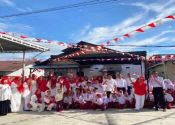 Warga Kampung Baru Berok Gelar Upacara HUT RI ke-80, Generasi Muda Diminta Jauhi Narkoba-Judi Online