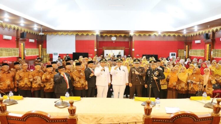 Wujud Penghargaan, Pemko Pariaman Silaturahmi dengan Veteran 1 Pemko Pariaman menggelar ramah tamah dengan para veteran di HUT ke-80 RI. (Foto: Ist)