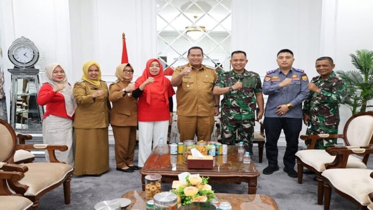Wako Pariaman bertemu Paban Komsos & Bakti TNI AL Kodaeral II. (Foto: Ist)