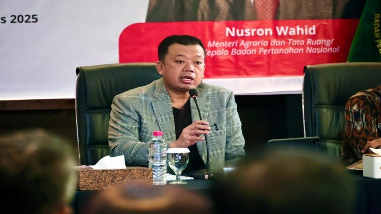 Rakor di Maluku Utara, Menteri Nusron Tekankan Pentingnya Dukungan Pemda dalam Pembuatan Sertifikat Tanah 1 Menteri Agraria dan Tata Ruang/Kepala Badan Pertanahan Nasional (ATR/BPN), Nusron Wahid. (Foto: Kementerian ATR/BPN)