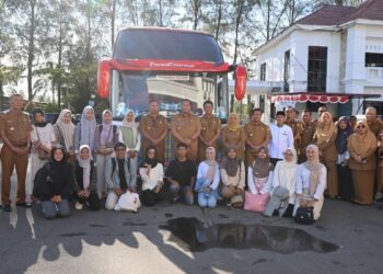 Wako Pariaman Lepas 13 Mahasiswa Program "Saga Saja Plus" ke Telkom University Bandung 2 Wako Pariaman Lepas 13 Mahasiswa Program “Saga Saja Plus” ke Telkom University Bandung