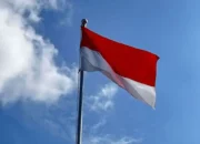 Semarak Kemerdekaan, 15.000 Bendera Dibagikan Gratis ke Warga Padang